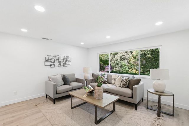 1089 Sand Bar Cir, Carmichael, CA 95608