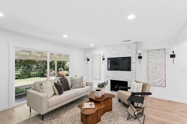 1089 Sand Bar Cir, Carmichael, CA 95608