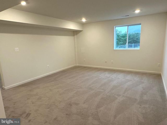 60 CORNWELL, Romney, WV 26757