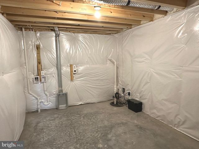 60 CORNWELL, Romney, WV 26757