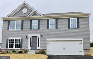 60 CORNWELL, Romney, WV 26757