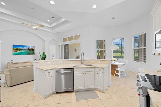 7828 Valencia CT, Naples, FL 34113