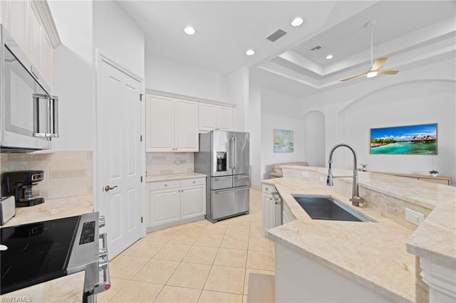 7828 Valencia CT, Naples, FL 34113