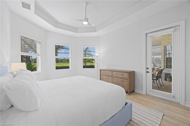7828 Valencia CT, Naples, FL 34113