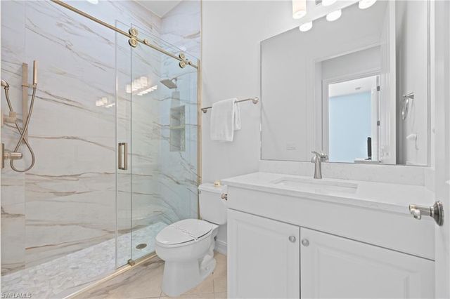 7828 Valencia CT, Naples, FL 34113