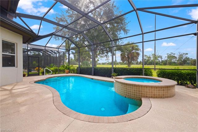 7828 Valencia CT, Naples, FL 34113
