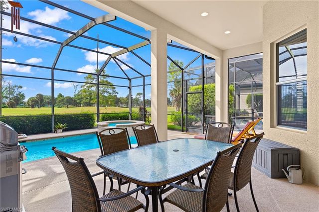 7828 Valencia CT, Naples, FL 34113