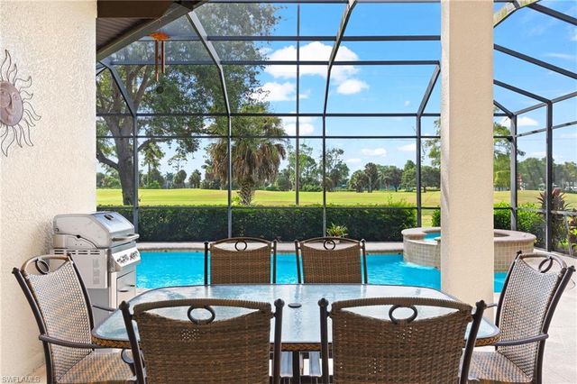 7828 Valencia CT, Naples, FL 34113