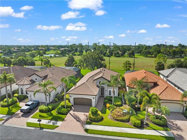 7828 Valencia CT, Naples, FL 34113