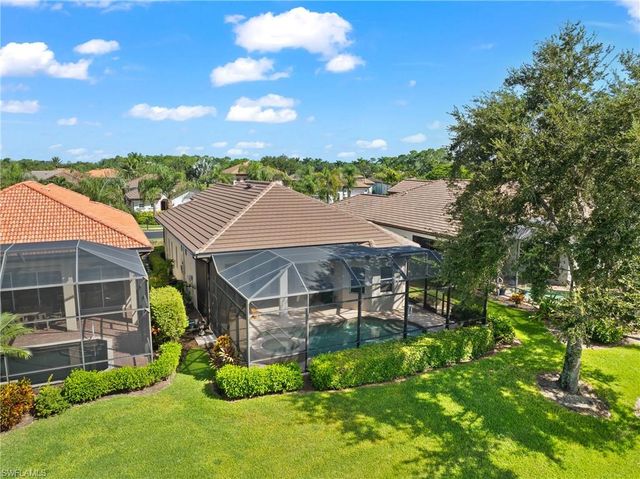 7828 Valencia CT, Naples, FL 34113