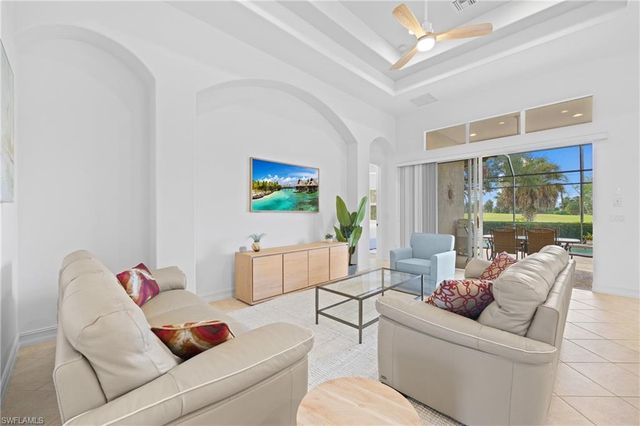 7828 Valencia CT, Naples, FL 34113