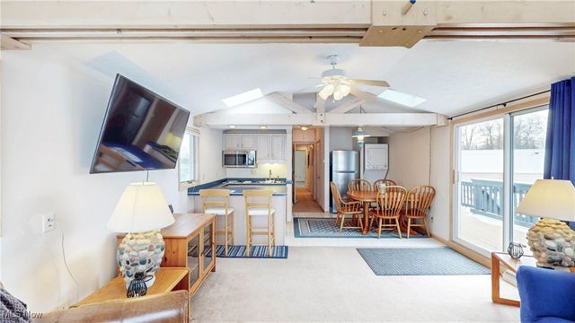 664 Pine Drive, Lake Milton, OH 44429