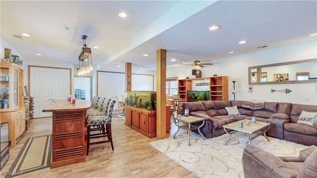 664 Pine Drive, Lake Milton, OH 44429