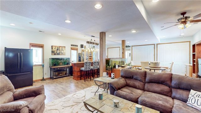 664 Pine Drive, Lake Milton, OH 44429