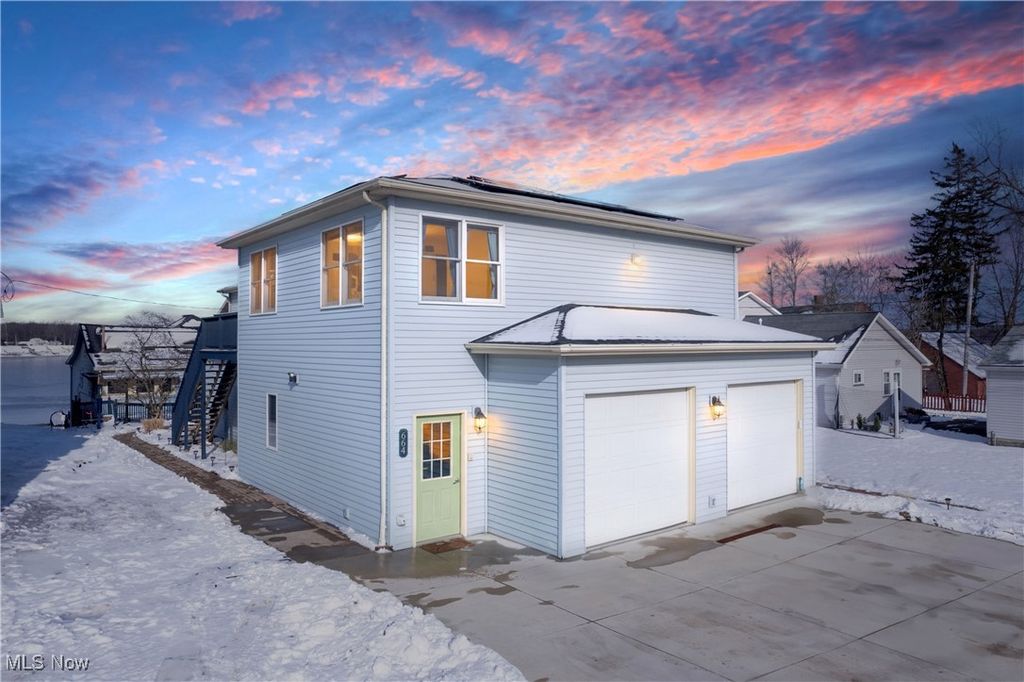 664 Pine Drive, Lake Milton, OH 44429