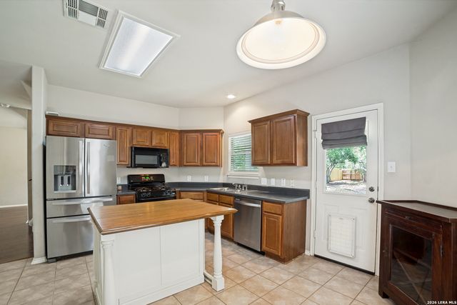423 CATTLE RANCH DR, San Antonio, TX 78245