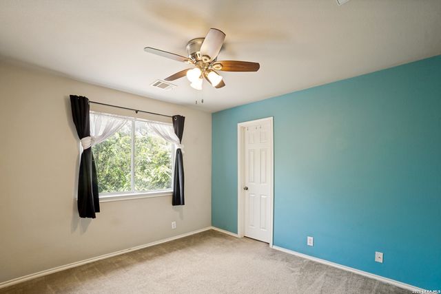 423 CATTLE RANCH DR, San Antonio, TX 78245