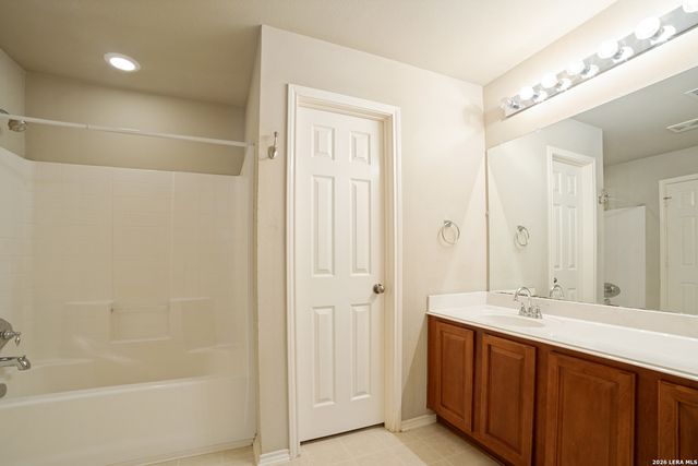 423 CATTLE RANCH DR, San Antonio, TX 78245