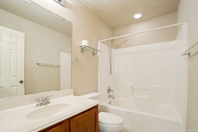 423 CATTLE RANCH DR, San Antonio, TX 78245