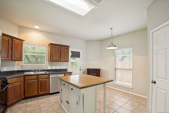 423 CATTLE RANCH DR, San Antonio, TX 78245