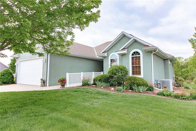11209 Trevor Drive, Peculiar, MO 64078