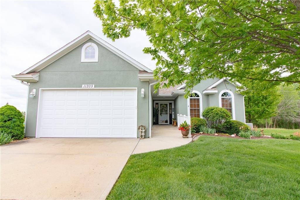 11209 Trevor Drive, Peculiar, MO 64078