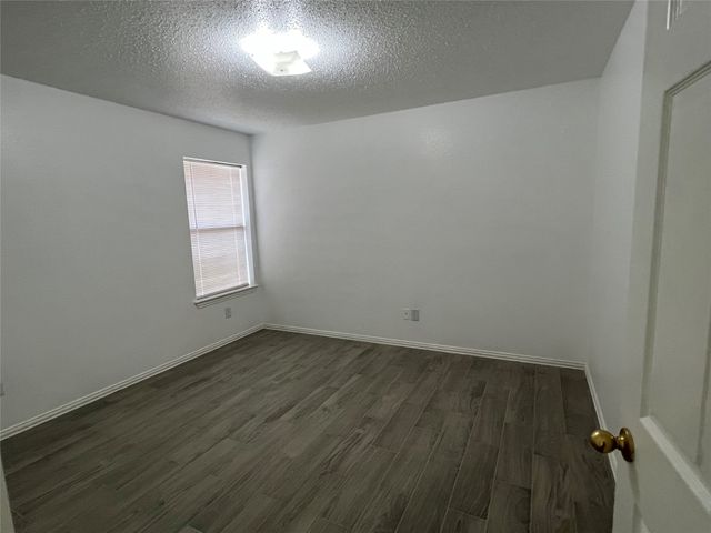 808 Mercy Lane, Irving, TX 75061