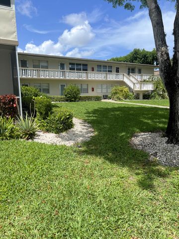 52 Dorchester, West Palm Beach, FL 33417
