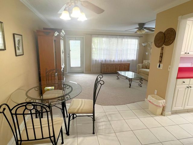 52 Dorchester, West Palm Beach, FL 33417
