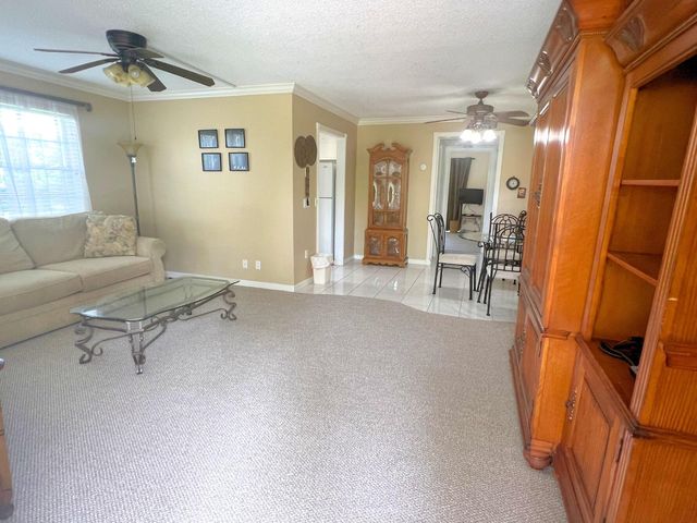 52 Dorchester, West Palm Beach, FL 33417