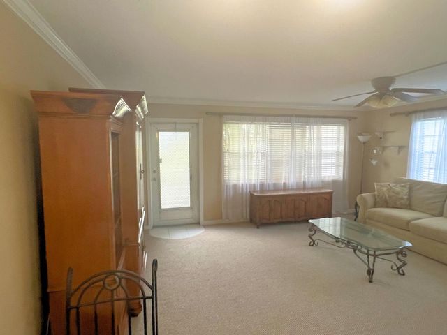 52 Dorchester, West Palm Beach, FL 33417