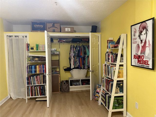 322 REGAL PARK DRIVE, Valrico, FL 33594