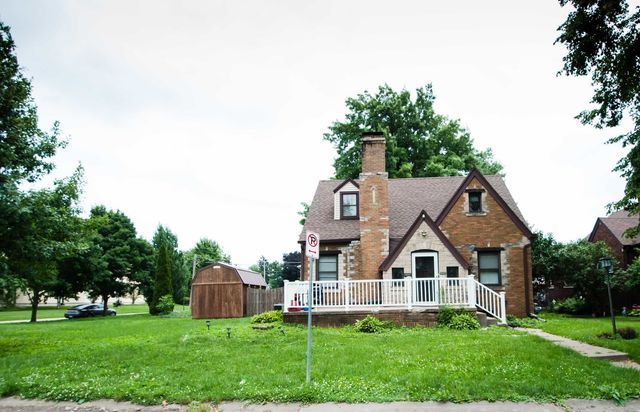 2007 37th Street, Rock Island, IL 61201
