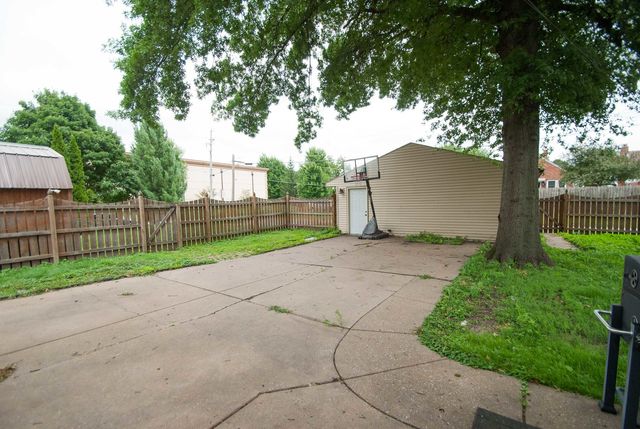 2007 37th Street, Rock Island, IL 61201