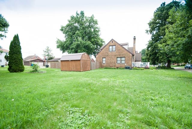 2007 37th Street, Rock Island, IL 61201