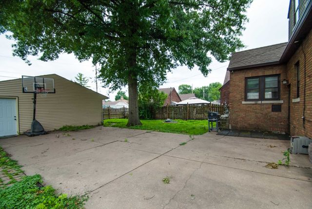 2007 37th Street, Rock Island, IL 61201