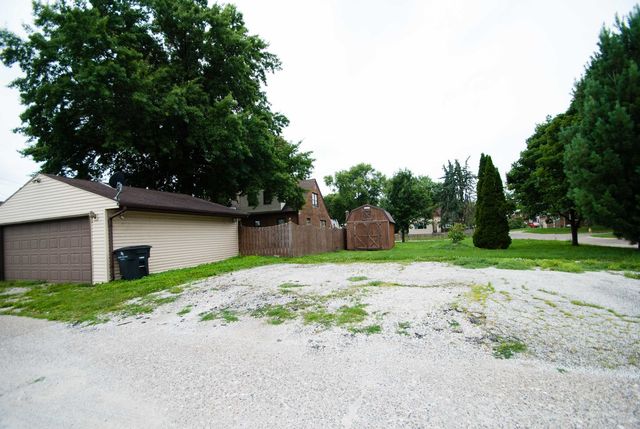 2007 37th Street, Rock Island, IL 61201