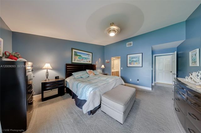 2395 SE 7th Pl, Homestead, FL 33033