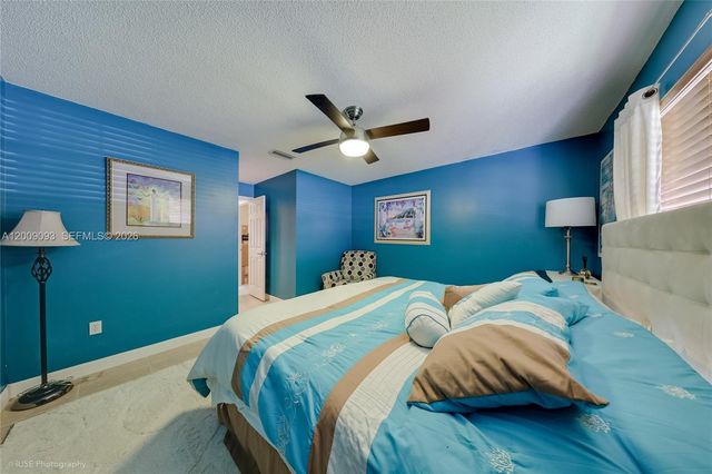 2395 SE 7th Pl, Homestead, FL 33033