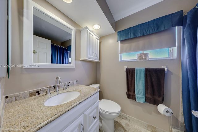 2395 SE 7th Pl, Homestead, FL 33033