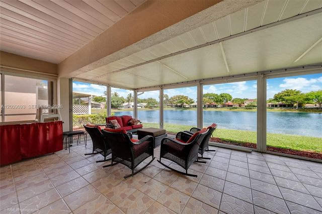2395 SE 7th Pl, Homestead, FL 33033