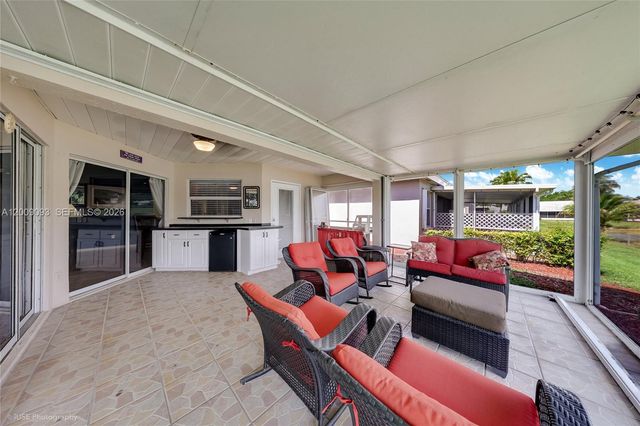 2395 SE 7th Pl, Homestead, FL 33033