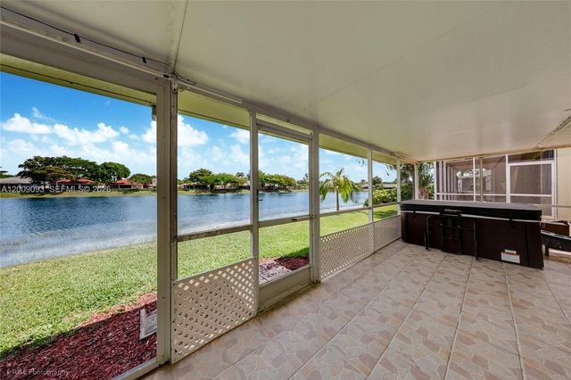2395 SE 7th Pl, Homestead, FL 33033