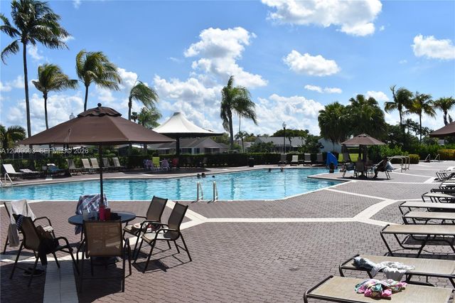 2395 SE 7th Pl, Homestead, FL 33033