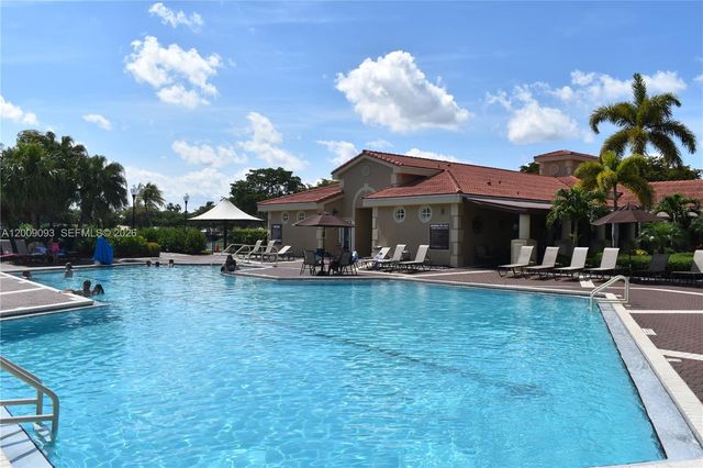 2395 SE 7th Pl, Homestead, FL 33033
