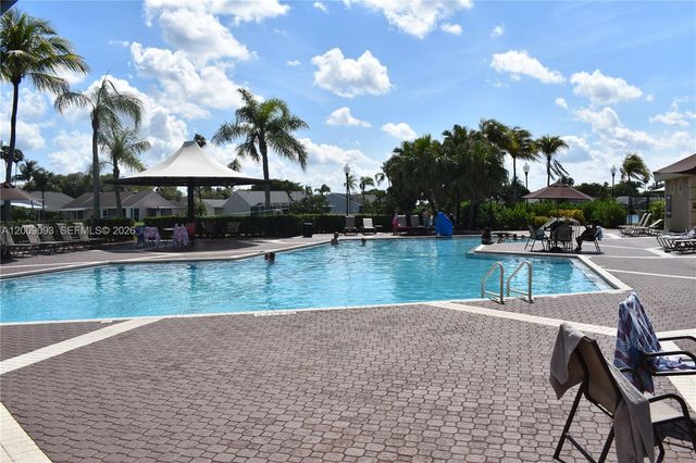 2395 SE 7th Pl, Homestead, FL 33033