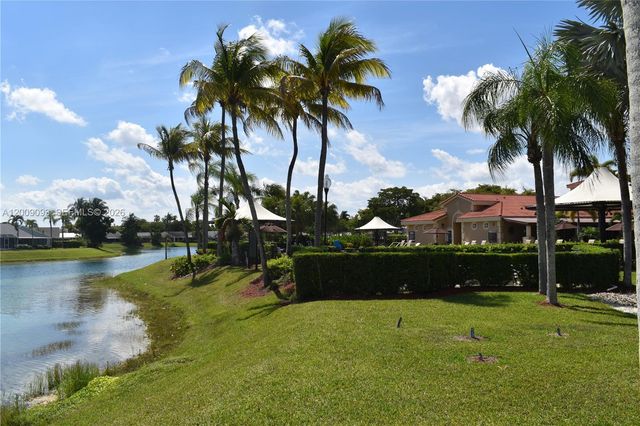 2395 SE 7th Pl, Homestead, FL 33033