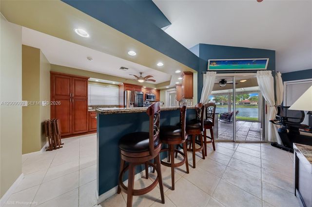 2395 SE 7th Pl, Homestead, FL 33033