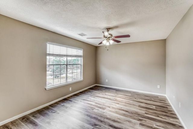 21902 Willow Shadows Drive, Tomball, TX 77375