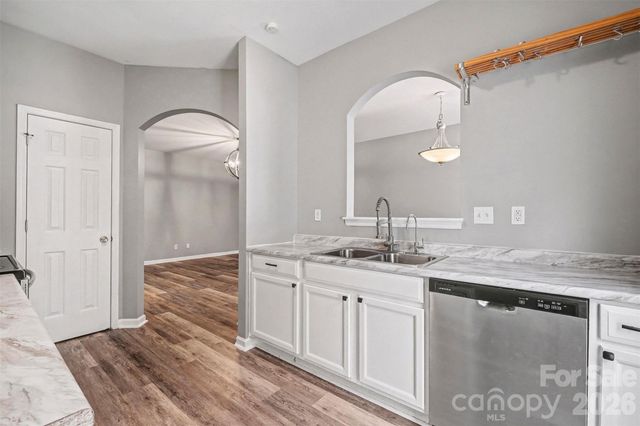 7611 Abigail Glen Drive, Charlotte, NC 28212